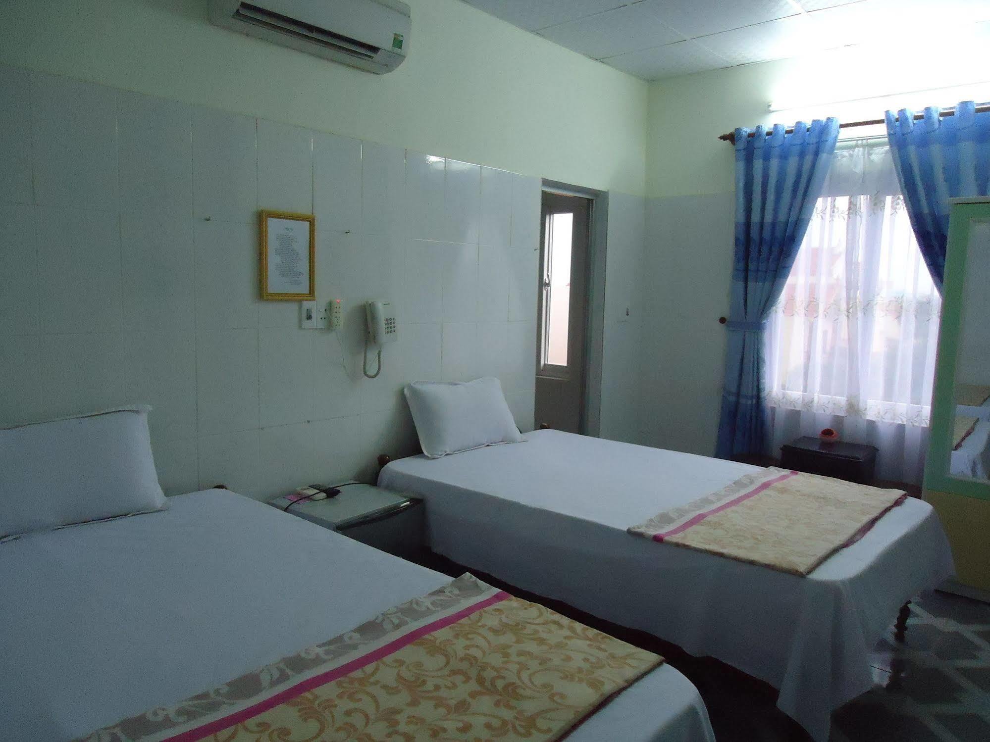 Anh Linh 1 Hotel Dong Hoi Exterior photo
