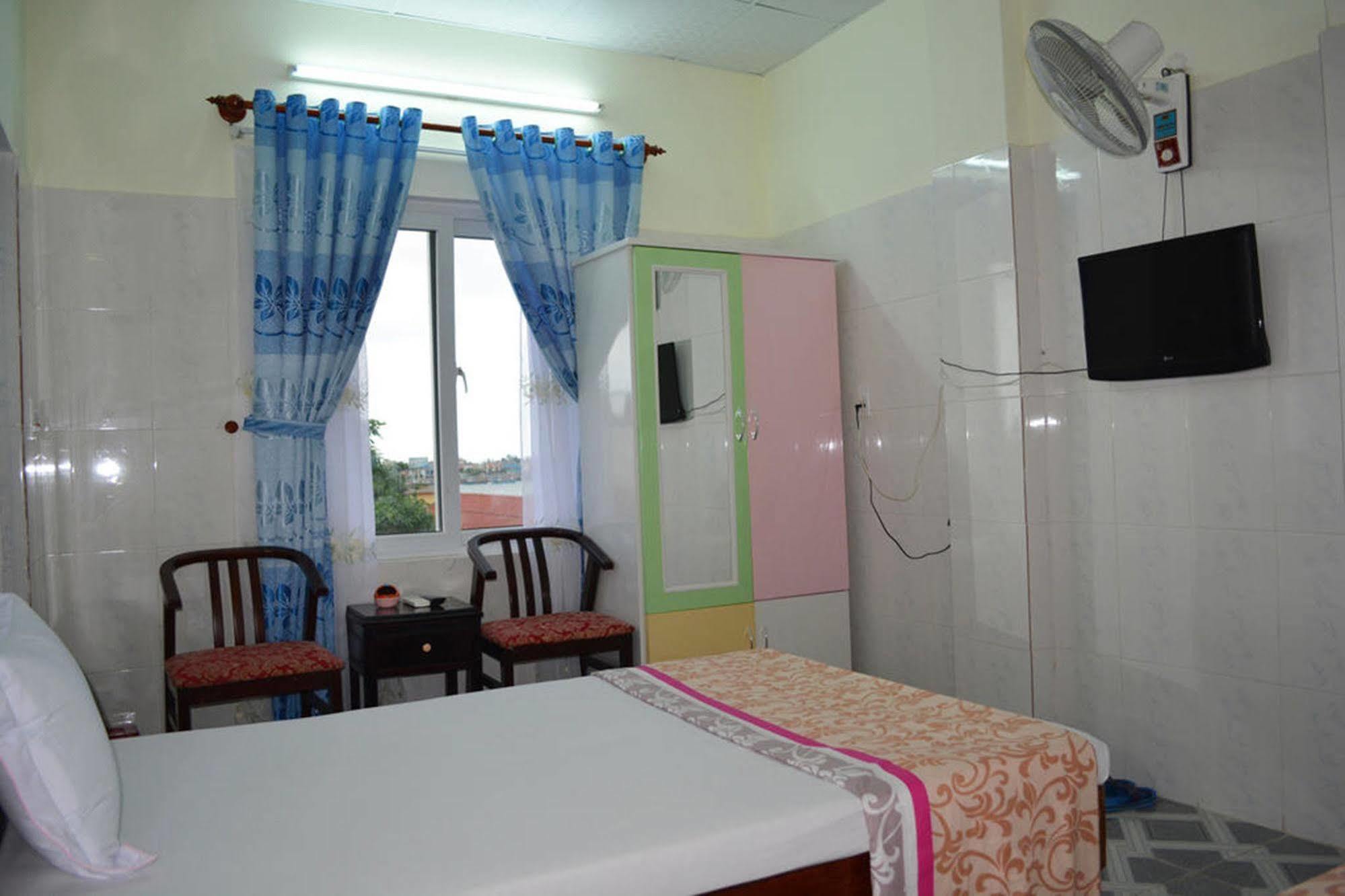 Anh Linh 1 Hotel Dong Hoi Exterior photo