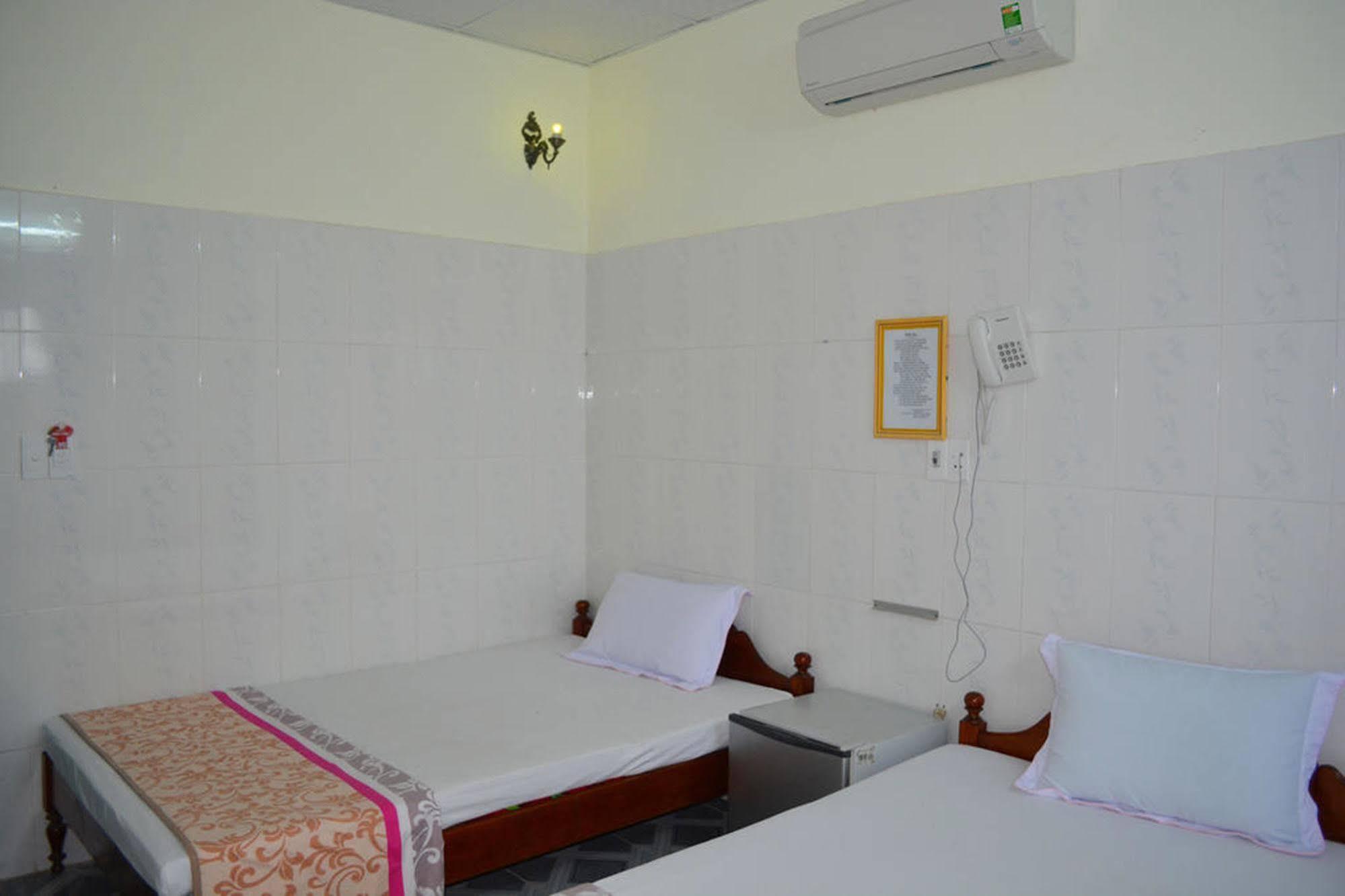 Anh Linh 1 Hotel Dong Hoi Exterior photo